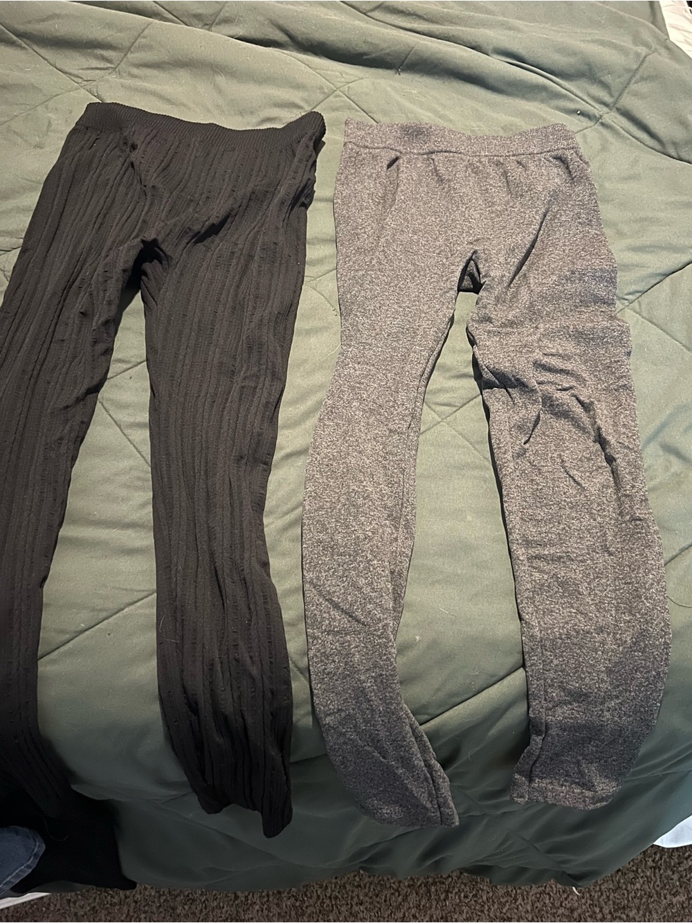 Black Ribbed Leggings & Gray Heathered Leggings - Two-Pack